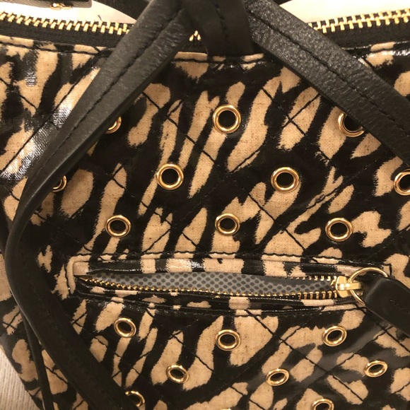 Vera Bradley Fenwick Mini Crossbody Glossy Leopard - Picture 11 of 11